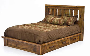 Двуспальная кровать из массива под старину «Спилы»